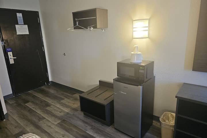 Room 6 of 40